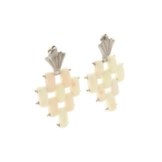 Orecchini modello Cartier corallo rosato