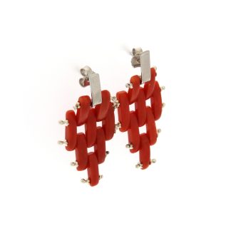 Orecchini modello Cartier in corallo